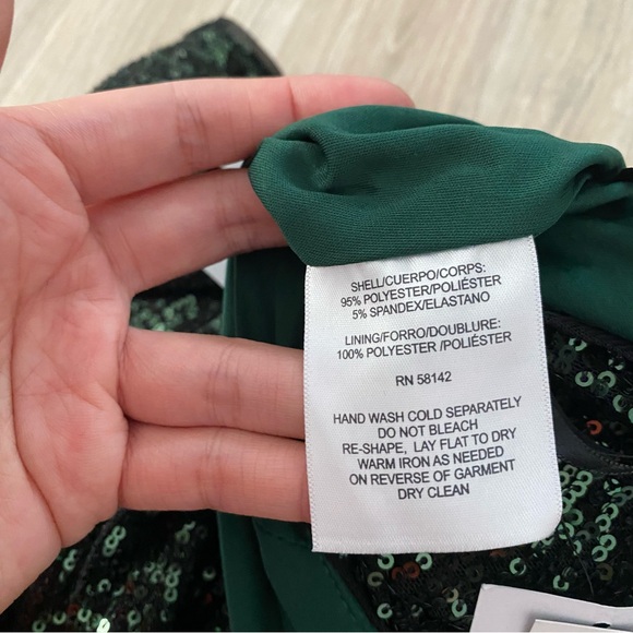 Maggy London Emerald Sequin Jumpsuit Sz 4 - Picture 9 of 9